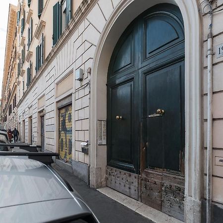Colosseo & Colle Oppio Cozy Apartment روما المظهر الخارجي الصورة