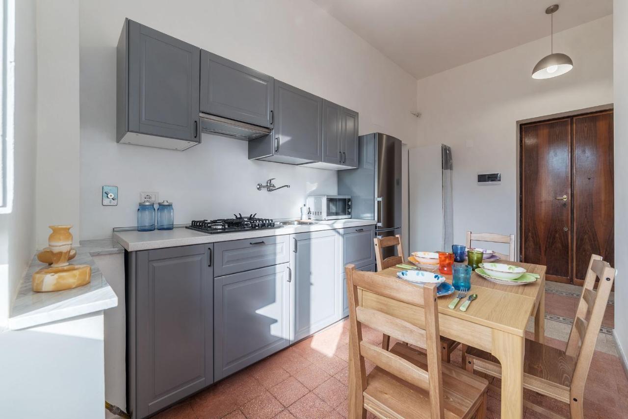 Colosseo & Colle Oppio Cozy Apartment روما المظهر الخارجي الصورة