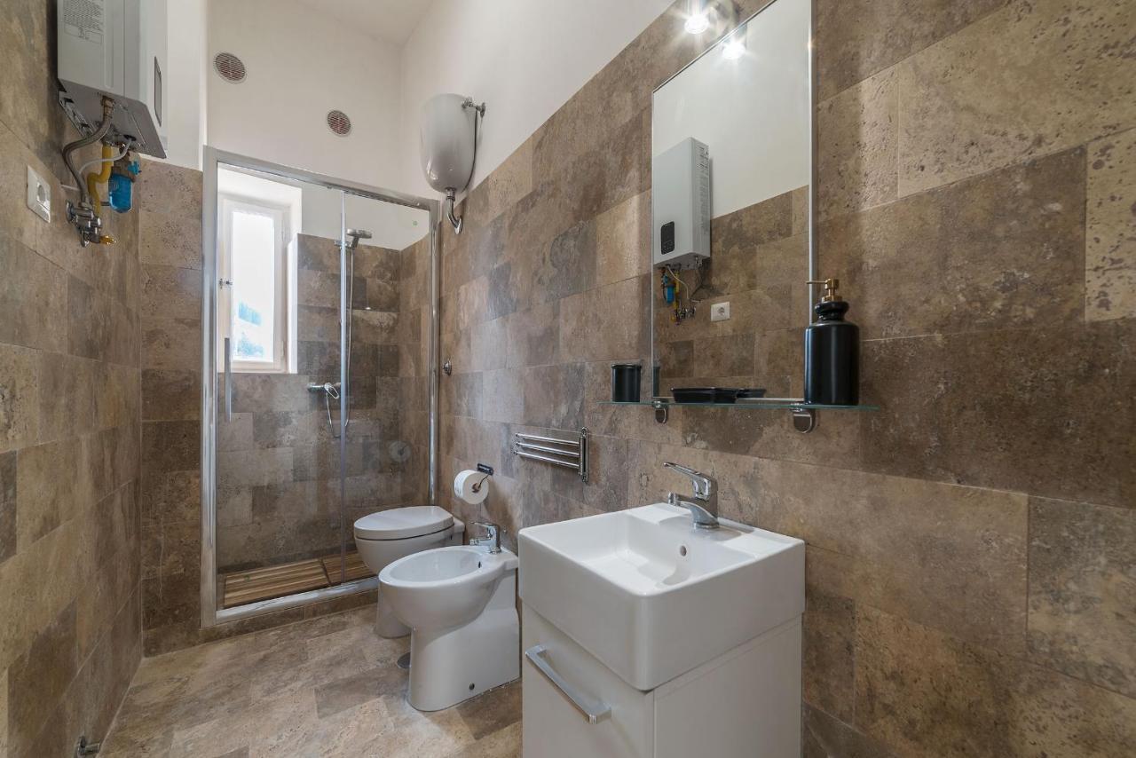 Colosseo & Colle Oppio Cozy Apartment روما المظهر الخارجي الصورة